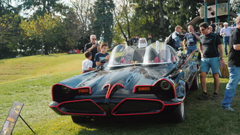 Batmobil-Display-Auf-Der-Automesse