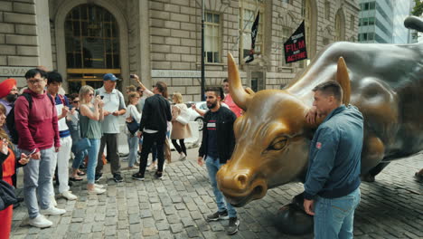 The-Statue-Of-An-Attacking-Bull-Also-Known-As-A-Bull-On-Wall-Street-Depicts-A-Powerful-Enraged-Bull-