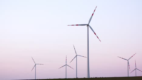 Luftaufnahme-Von-Windmühlen-Farm-Strom-Energieerzeugung-1