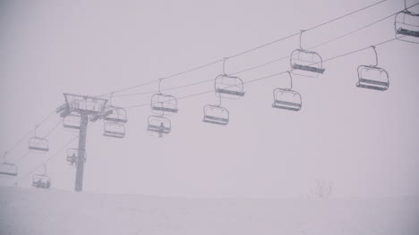 Gondola-Ski-Lift-In-Winter-At-Ski-Slope