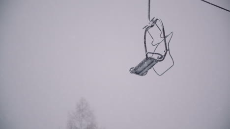Gondola-Ski-Lift-In-Winter-At-Ski-Slope-1