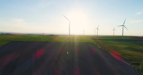Erneuerung-Energie-Windmühlen-Farm-1