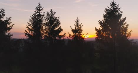 Sonnenuntergang-In-Den-Bergen-Luftbild-2