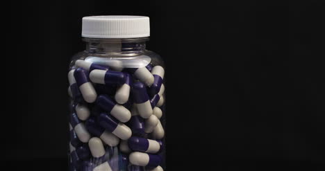 Tabletas-Y-Píldoras-Médicas-Industria-Farmacéutica-Medicamentos-Para-La-Salud-Cápsulas-Giratorias-15