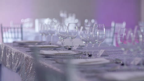 Luxuriös-Dekorierter-Tisch-Für-Hochzeitsessen-2