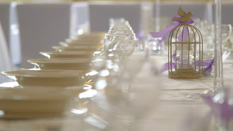 Gedeckter-Tisch-Für-Ein-Hochzeitsessen-2