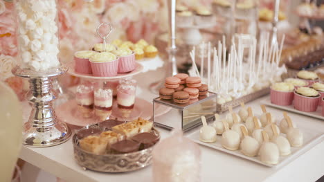 Cute-Candy-Bar-With-Various-Cakes-And-Candies-Wedding-Candybar-2