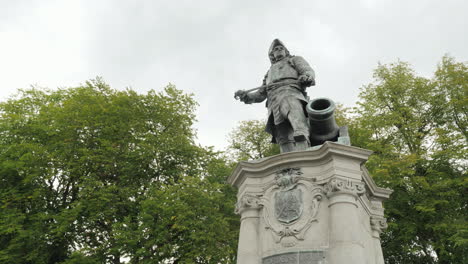 Estatua-Del-Almirante-Peter-Thordenskjold-En-Oslo-Noruega