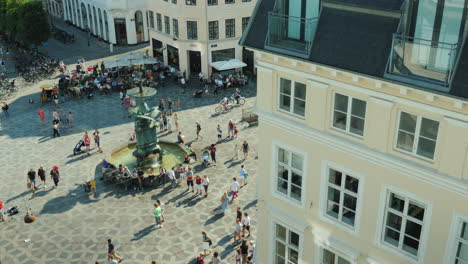 Stork-Fountain-Is-Located-On-Amagertorv-In-The-Center-Of-Copenhagen-Denmark