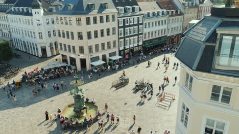 Stork-Fountain-Is-Located-On-Amagertorv-In-The-Center-Of-Copenhagen-Denmark