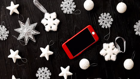 Christmas-decorations-and-smartphone