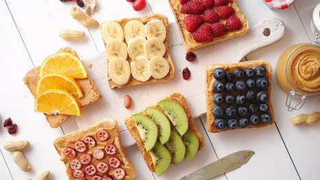 Assortment-of-healthy-fresh-breakfast-toasts
