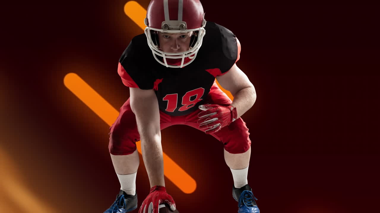 animación de un jugador de fútbol americano caucásico sobre líneas naranjas sobre fondo negro