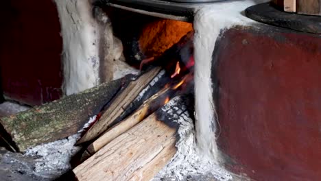 fuego ardiendo, cocinando a punto de comenzar