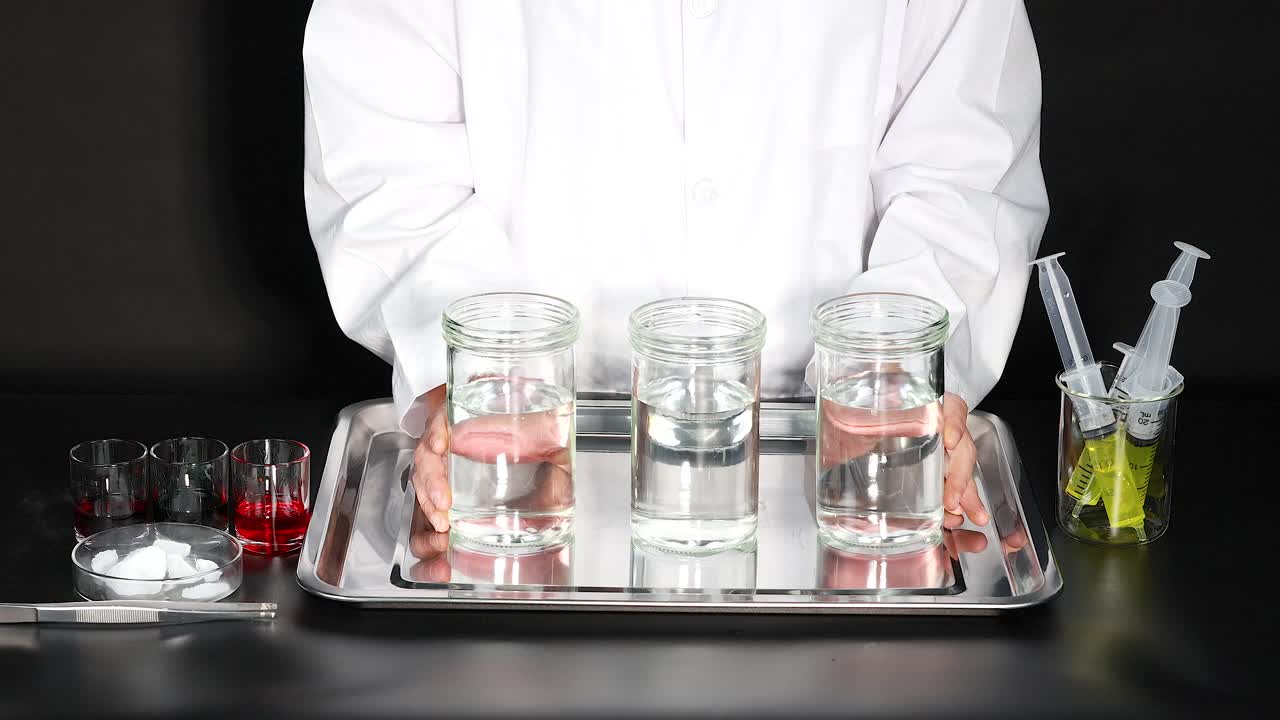 건조 얼음과 비누 용액을 사용하여 을 만드는 것