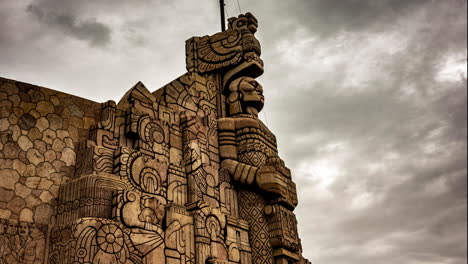 lapso de tiempo de primer plano extremo del frente del monumento a la patria en el paseo de montejo en mérida, yucatán, méxico