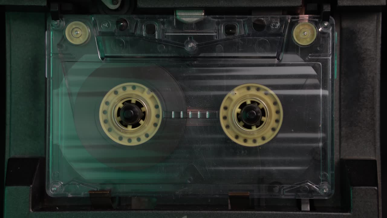 끝까지 재생되는 오디오 카세트 테이프, 클로즈업