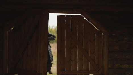 Un-Caballero-Malvado-Y-Místico-Llega-A-Un-Pueblo-Medieval-Abandonado