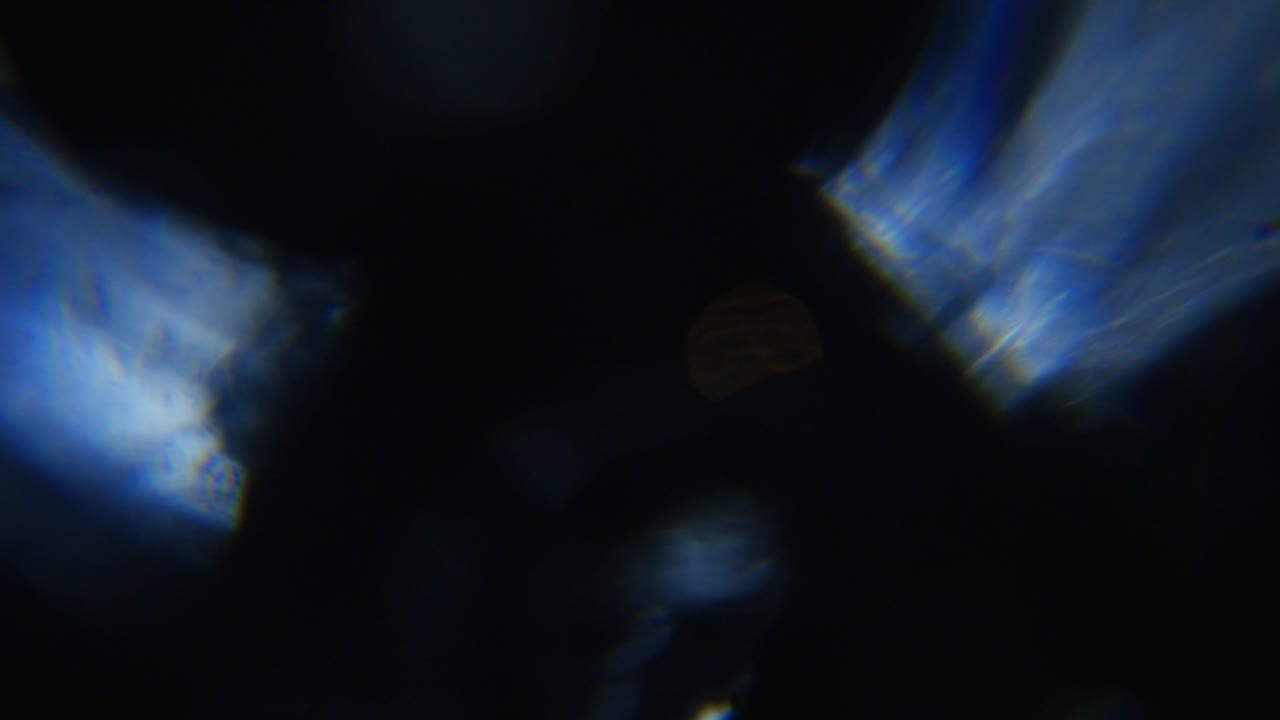 배경으로 빛샘 효과