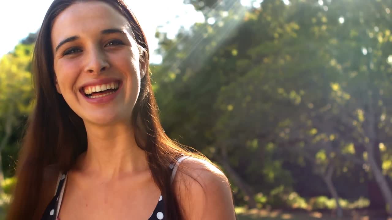 Retrato de una mujer hermosa sonriendo