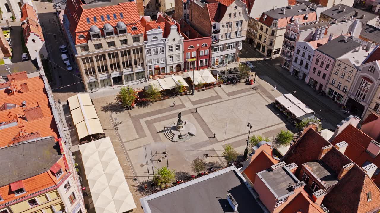 Historic Polish town square in Grudziądz reflects cultural heritage and economy