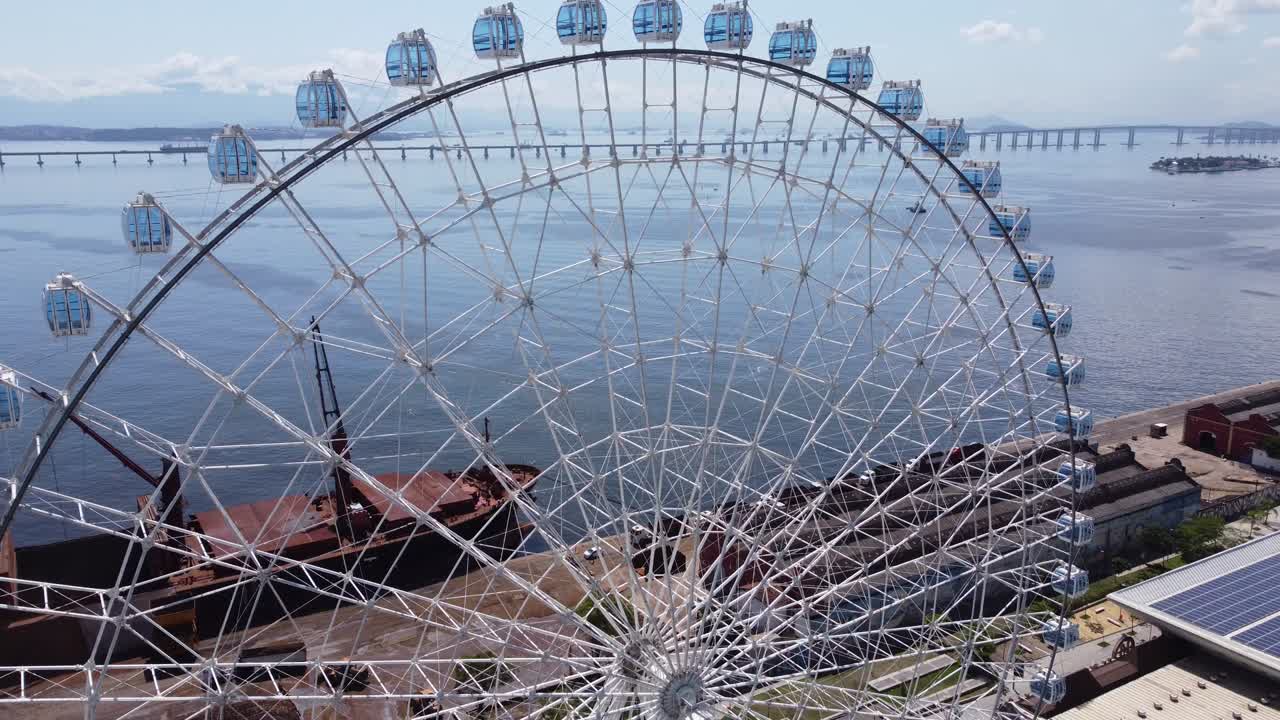 브라질 리우데자네이루 시내의 랜드마크의 공중 풍경, 리우 스타 관광 명소, 유명한 리우 니테로이 다리