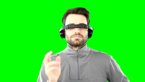 hombre usando auriculares de realidad virtual