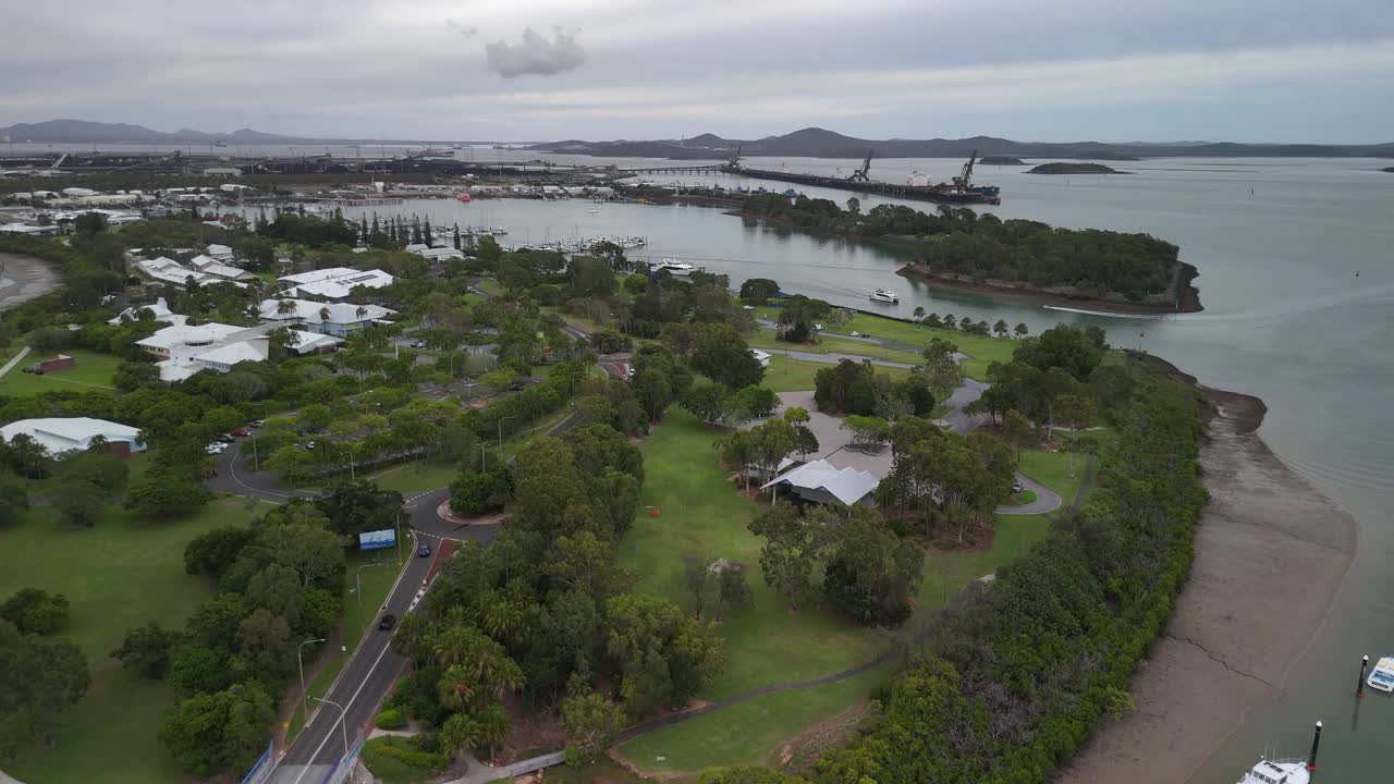 Flyover university grounds toward marina in Gladstone, QLD, Australia