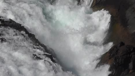 cámara lenta de cascada en canadá