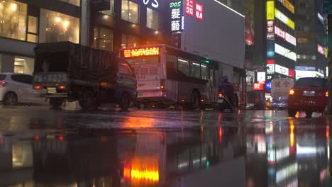 젖은 타이베이 거리
