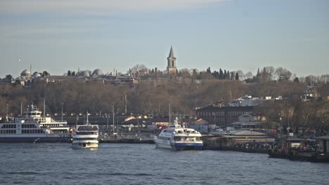 Blick-Auf-Die-Historische-Halbinsel-Und-Den-Bosporus-Von-Der-Istanbuler-Eminönü-Galata-Brücke