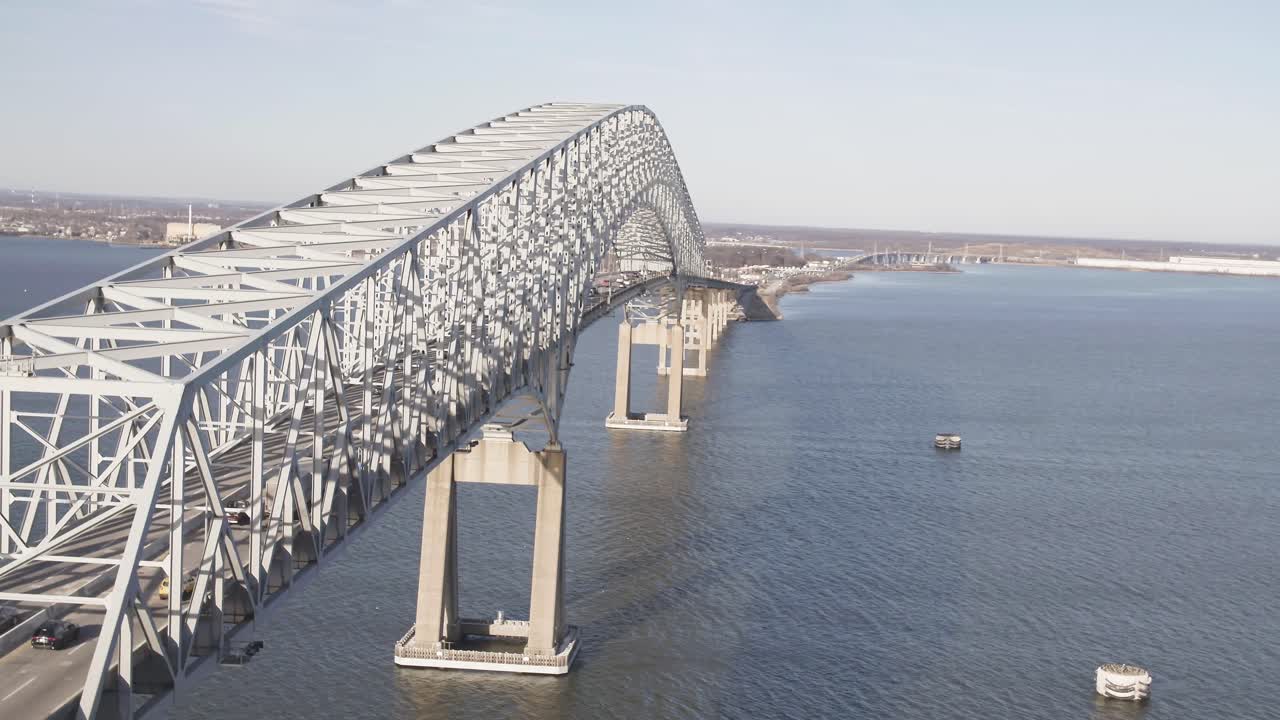 농장에서 이른 아침의 중간 샷