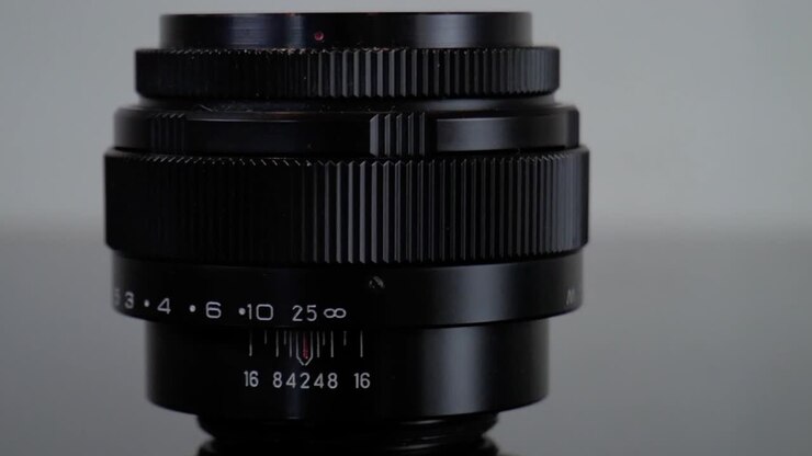 Nahaufnahme-Schwenk des Jupiter 9 85mm f2 Objektivs