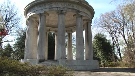 the camera slowly pansup the world war i memorial for the fallen soldiers