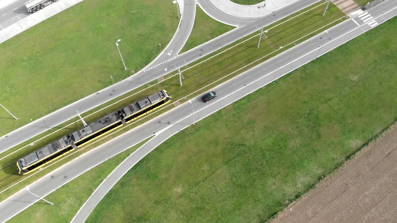 멋진 색상의 지하철 항공 영상