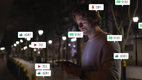 Animación-De-Notificaciones-E-Interacciones-En-Redes-Sociales-Sobre-Un-Hombre-Que-Usa-Una-Tableta-Por-La-Noche