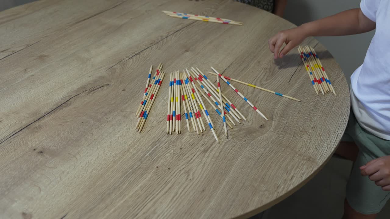 Gioco Mikado sul tavolo
