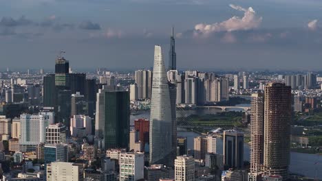 vista aérea del horizonte del distrito 1 en la ciudad de ho chi minh, vietnam