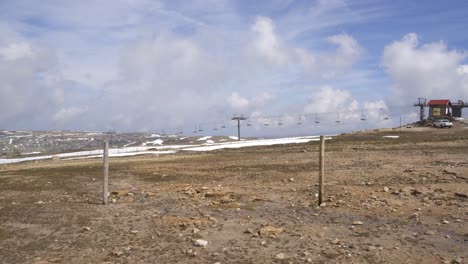 Lifts-in-Torre-Serra-da-Estrela,-Portugal