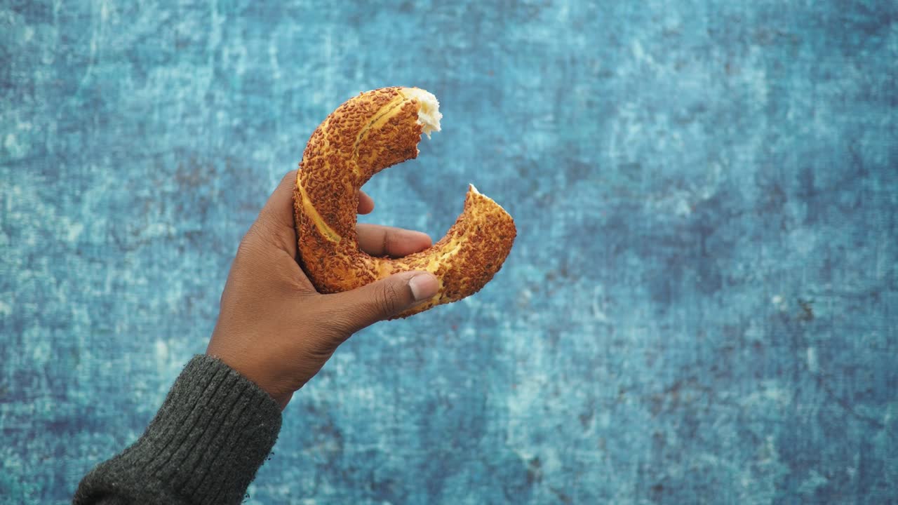 Simit Bagel in Hand