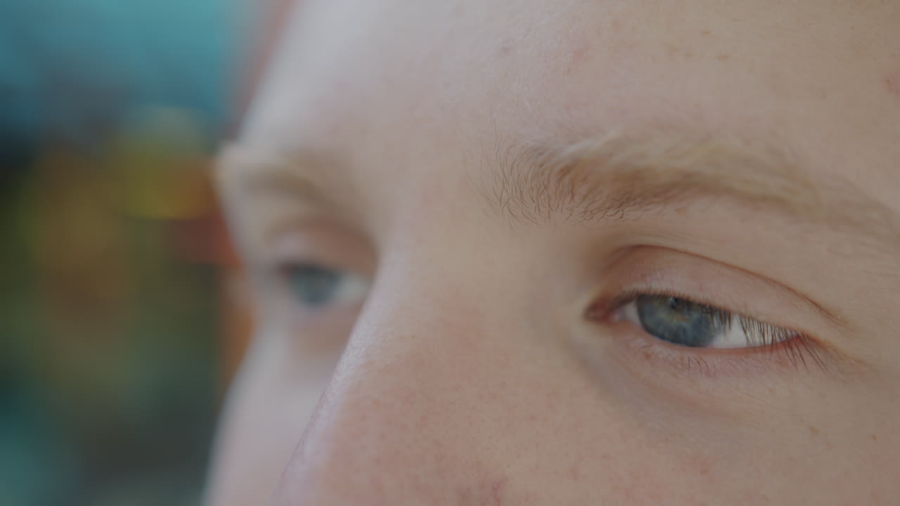 primer plano de la cara y los ojos de una persona