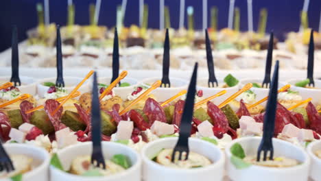 comida en el evento canapés y comida de dedo