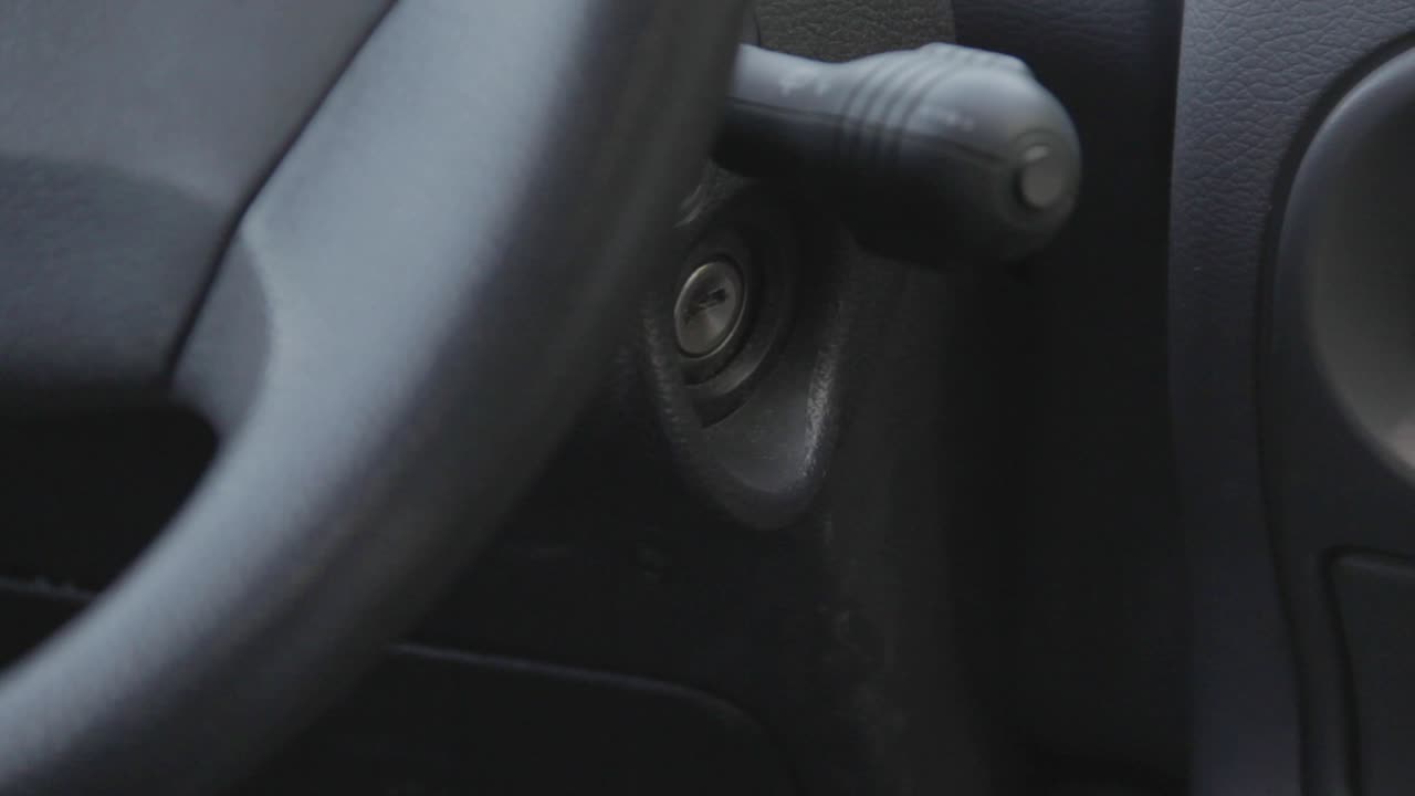 поиск правильного ключа от транспортного средства