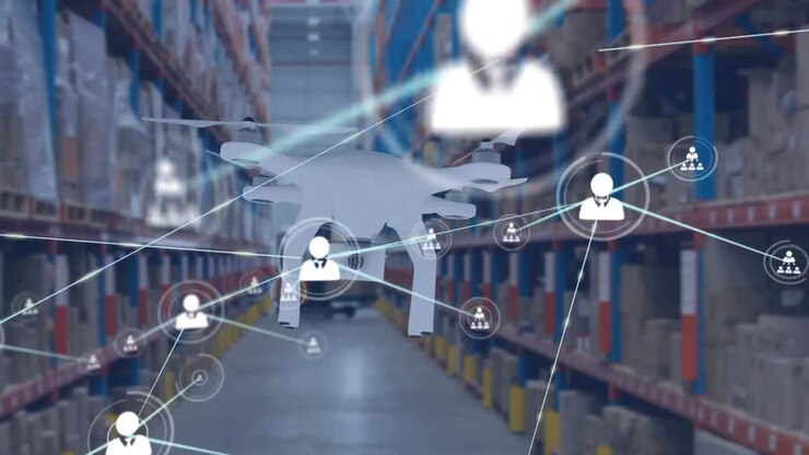 Animazione di una rete di connessioni con icone e un drone di consegna sopra un magazzino.