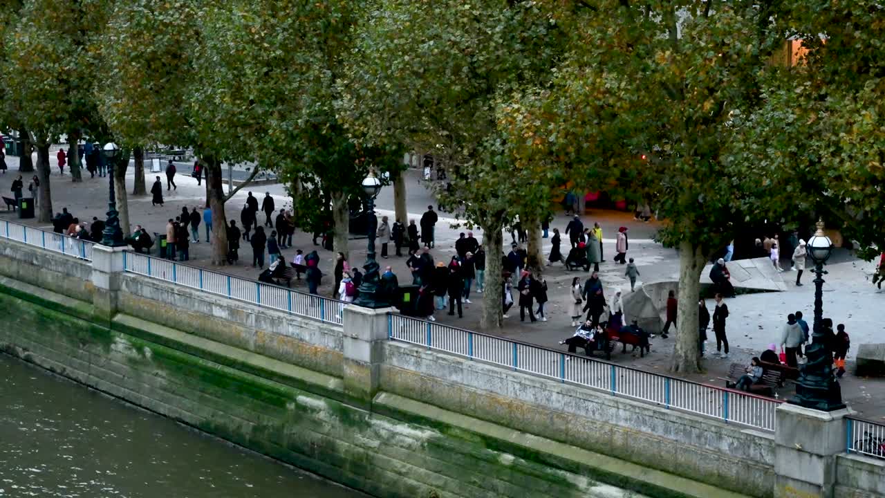 A very green Southbank in the evening, London, United Kingdom