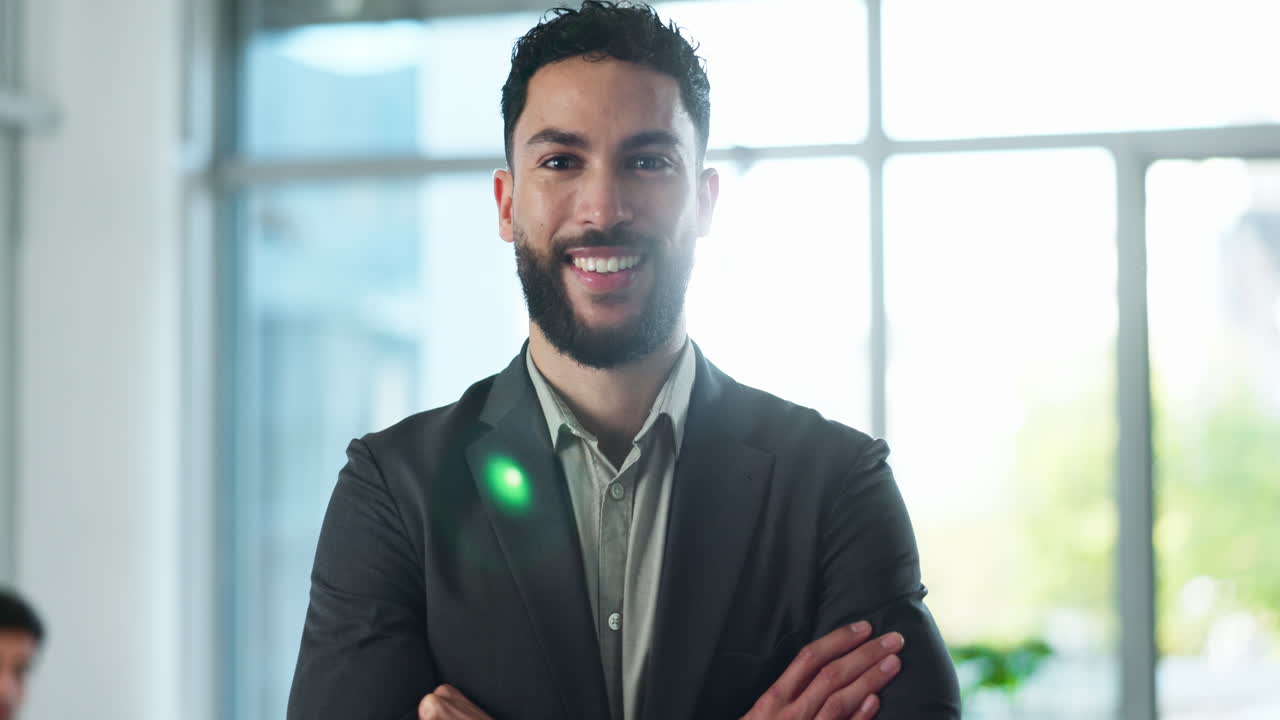 Retrato de hombre de negocios confiado