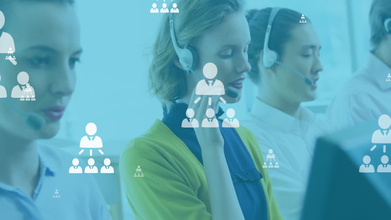 animación de iconos de personas en línea sobre diversas personas de negocios que usan auriculares de teléfono