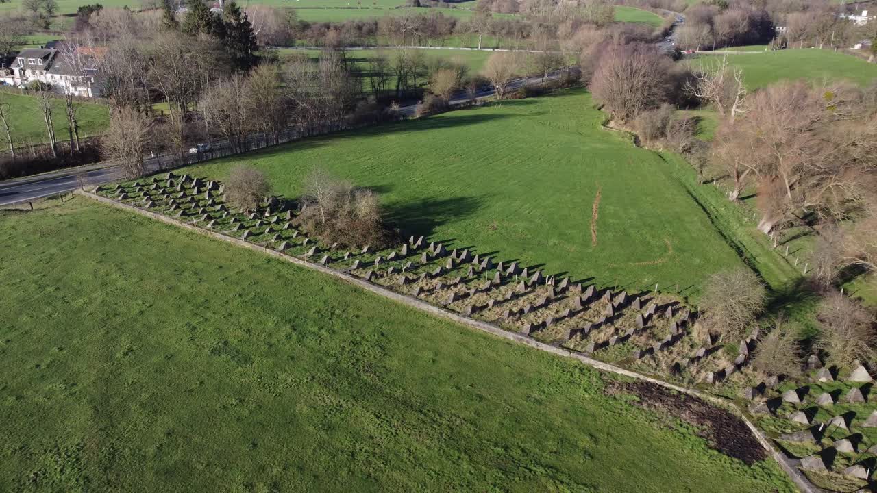 Luchtfoto van de Siegfriedlinie, ook bekend als Drakentanden