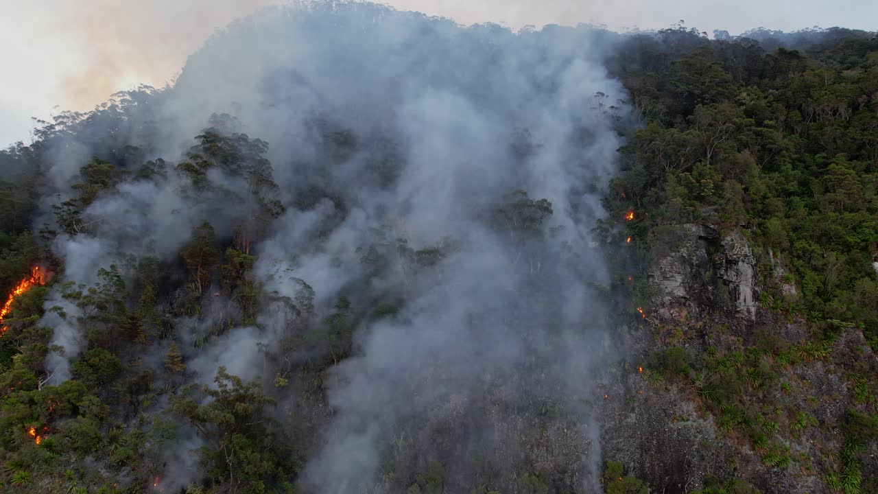 Vasto incendio nel Queensland, Australia