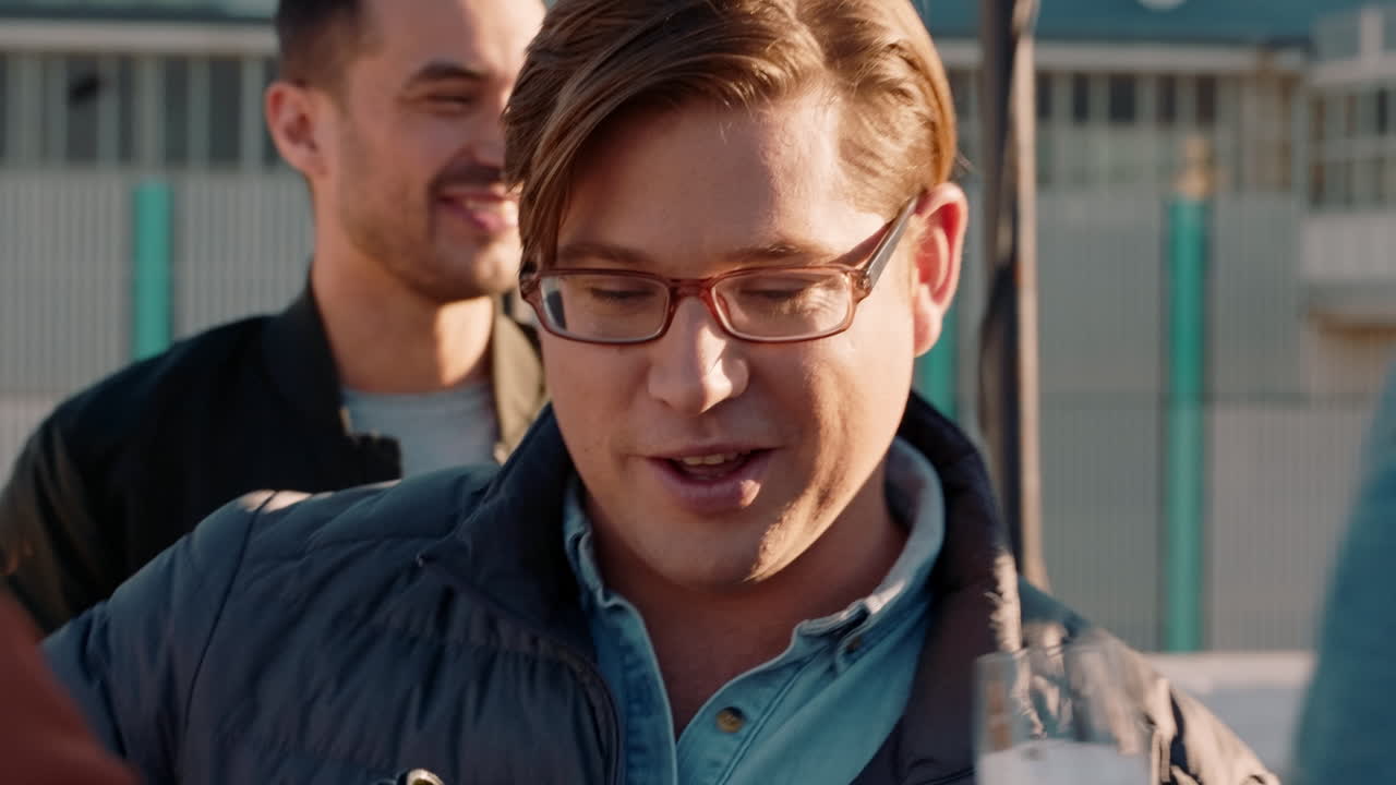 다양성, 사람들 또는  ⁇ 페인 토스트 지붕에서